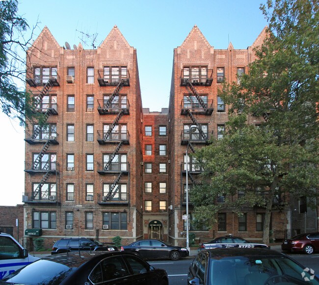 Building Photo - 436 New York Ave