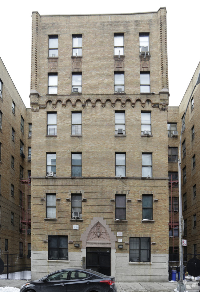 Building Photo - Roslyn Terrace