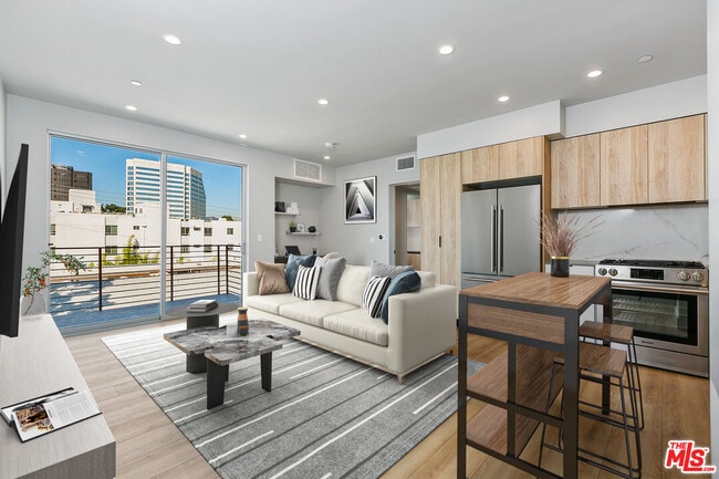 Building Photo - 12431 Rochester Ave