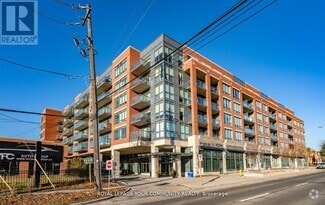 Building Photo - 7608-7608 Yonge St