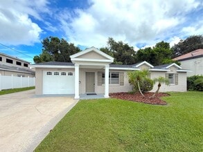 Building Photo - 1221 Poinsettia Ave