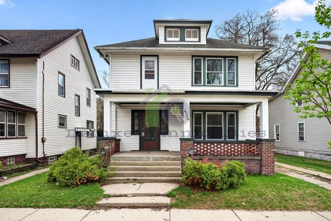 Building Photo - REMODELED 2 BEDROOM!! Move in Ready- Close to Cherry Hill
