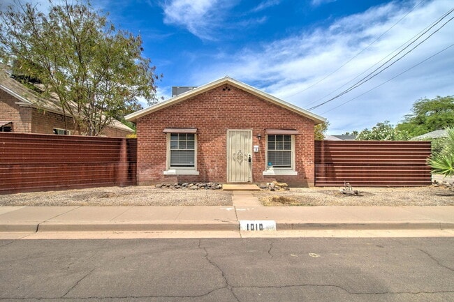 Foto del edificio - 1010 E Coronado Rd