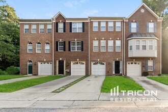 Building Photo - 8014 Bullfinch Pl