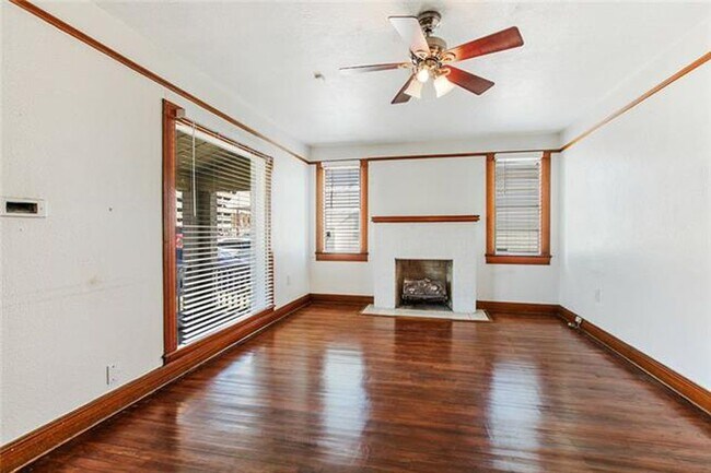 Living Room_1 - 1108 4th St