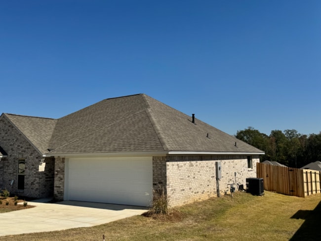 Photo - 492 Silver Hill Dr House