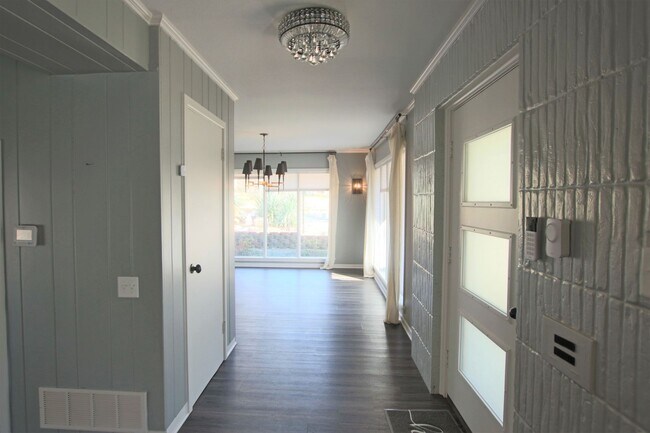 Foto del edificio - Stunning 3 Bed 3 Bath Home in Southeast Ty...