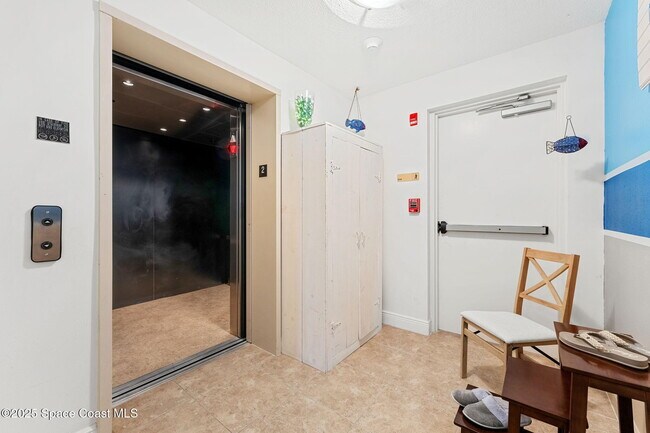 Foto del edificio - 410 Hayes Ave