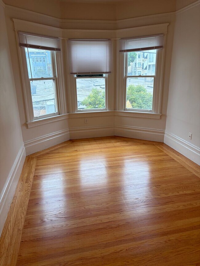 Foto del edificio - Cool, Remodeled One Bedroom in Hayes Valle...