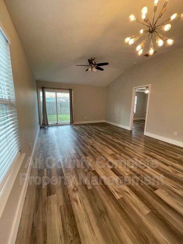 Foto del edificio - 72 W 7th St