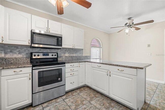 Building Photo - 2411 Parsons Pond Cir