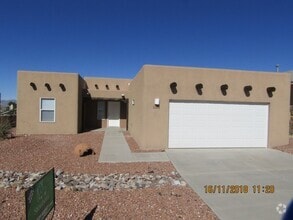 Building Photo - 2203 Santo Domingo Ave