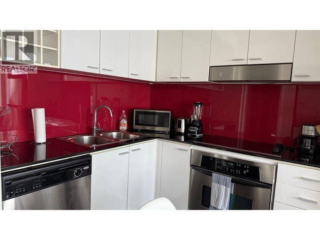 Photo du bâtiment - 131 Regiment Square