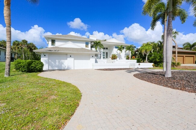 Building Photo - ***GULF ACCESS/BOAT DOCK**SHORT TERM/SEASO...