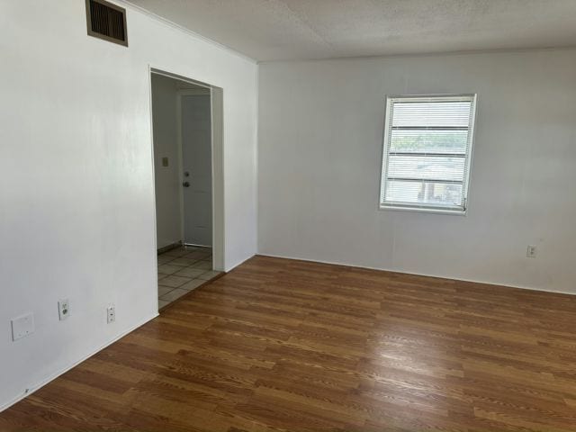 Foto principal - 6101 Cleveland St