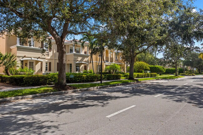 Building Photo - 1641 Jeaga Dr