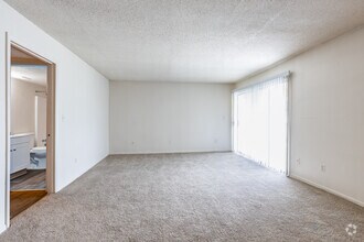 2BR, 2BA - 1,117SF - Sailpoint Bay Apartments