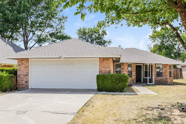 Building Photo - 1311 Mallard Dr