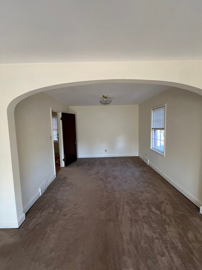 Comedor - 214 Delaware Rd