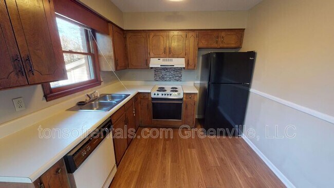 Foto del edificio - 111 Colebrook Ct