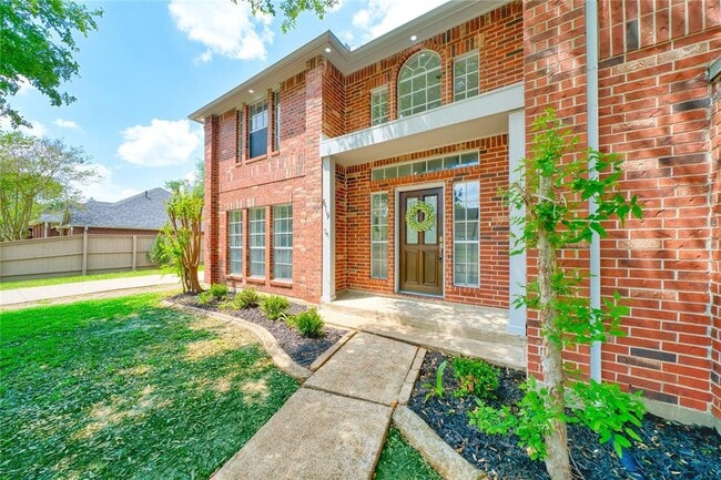 Building Photo - 619 Green Belt Dr
