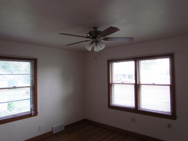 Building Photo - 1205 W Bloomington Rd