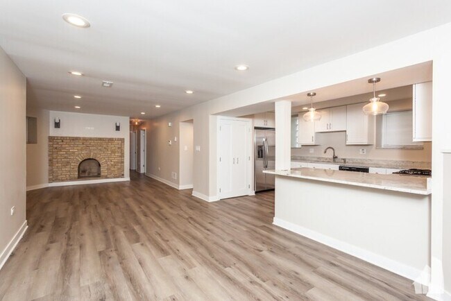 Building Photo - 2722 N Monticello Ave