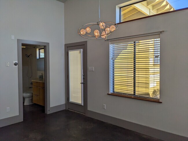 Entry/Living/Dining Area - 1124 Chicon St