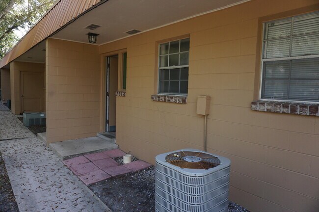 Building Photo - 76 4th Ave