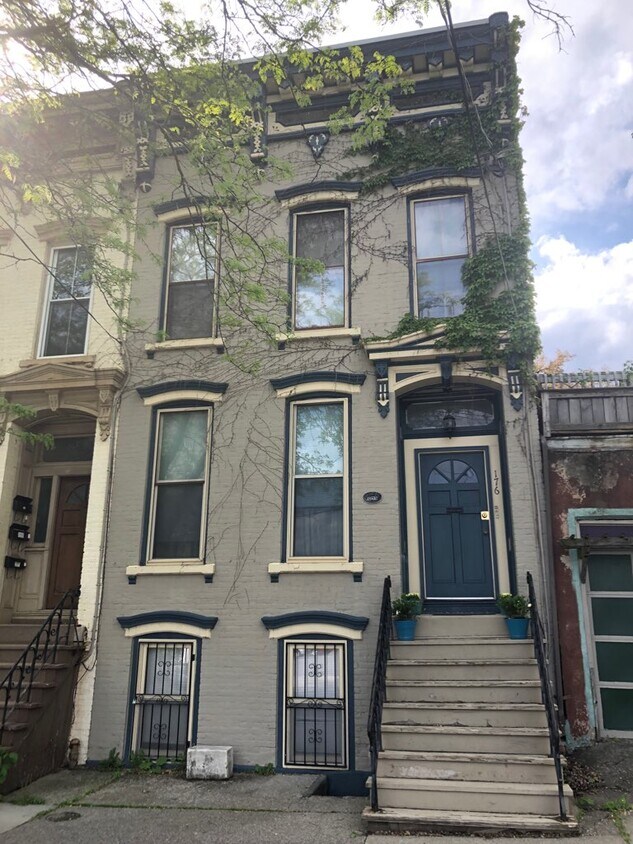 176 S Swan St Unit garden level, Albany, NY 12202 Apartments in