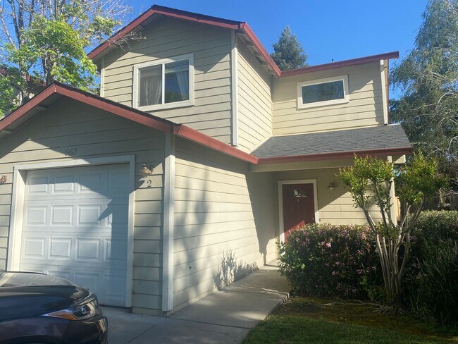 Building Photo - 563 Morgan Dr