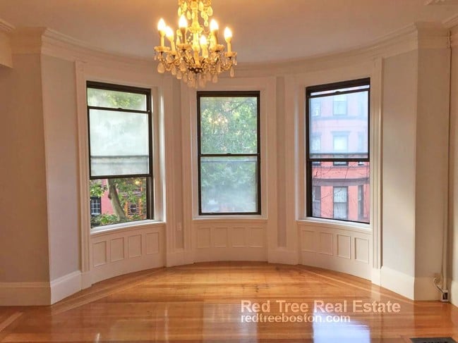 Building Photo - 429 Marlborough St