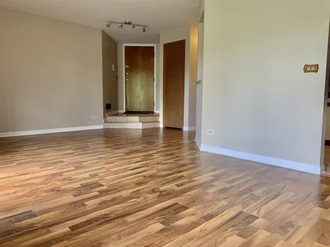 Building Photo - 1864 Fox Run Dr