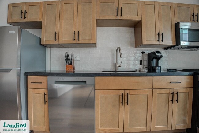 Building Photo - 1999 E Boston St