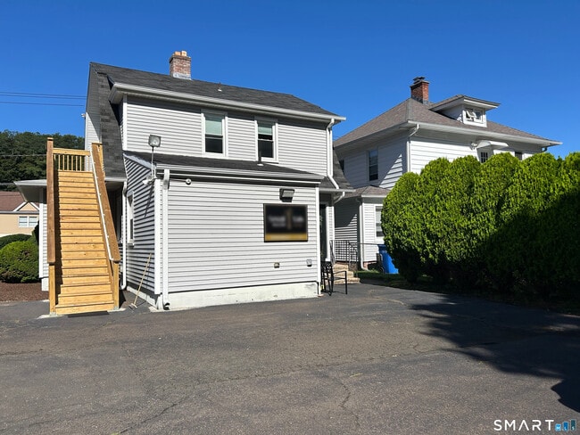 Building Photo - 2561 Whitney Ave