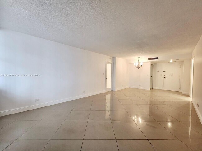 Building Photo - 250 174th St