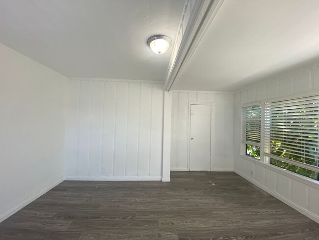 Building Photo - $1,995 - Spacious 2 bedroom in Long Beach ...