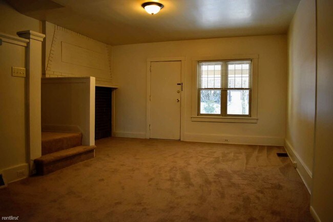 Building Photo - 6613 Ridgeville St