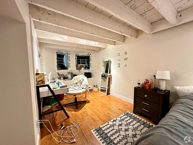 Building Photo - 836 Huntington Ave