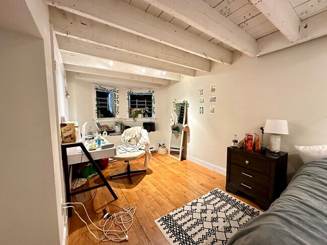 Foto del edificio - 836 Huntington Ave