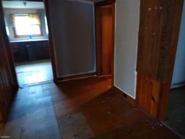 Building Photo - 2 br, 1 bath House - 312 East Oil Street