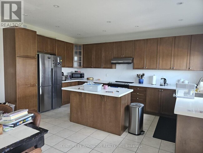 Building Photo - 118 Santa Amato Crescent