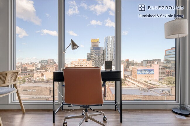 Building Photo - 165 North Des Plaines Street-SI FL12-ID748