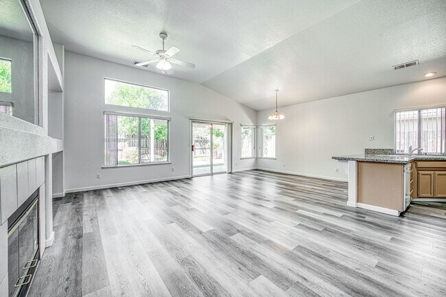 Foto del edificio - 1708 E Chelsea Dr