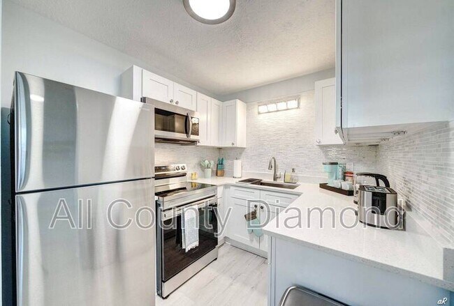 Foto del edificio - 7308 Sunset Ave