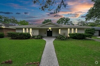 Building Photo - 5715 Braesvalley Dr