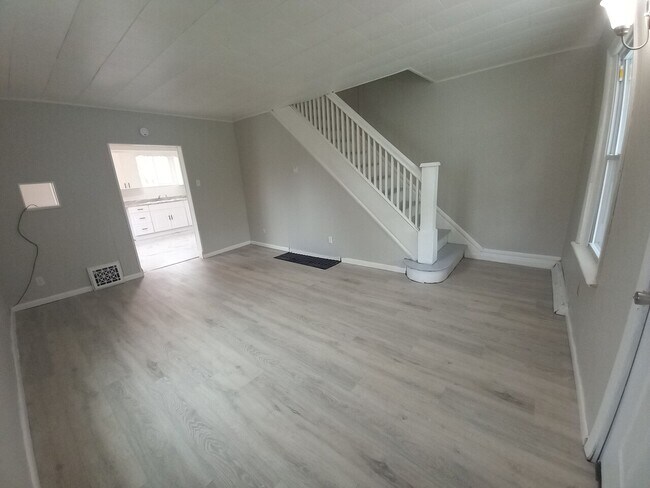 Foto del edificio - 823 - 823 1/2 Harrison St