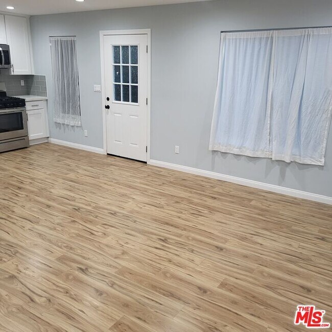 Foto del edificio - 10829 Woodbine St