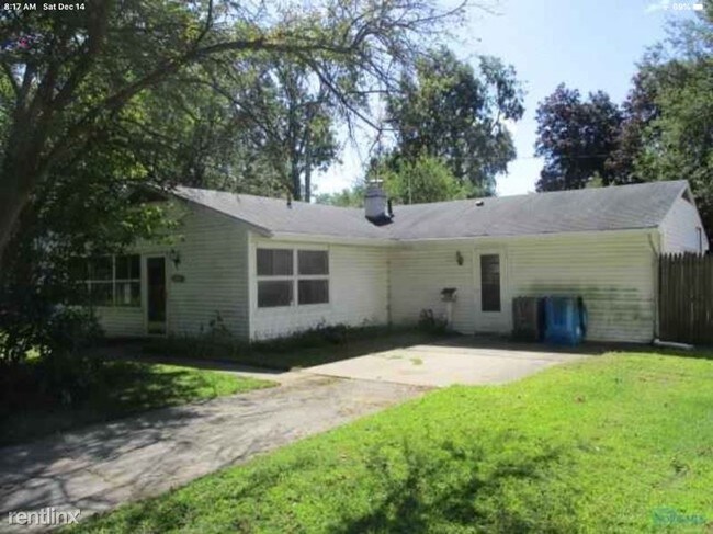 Building Photo - 4 br, 1 bath House - 3101 Elmview Dr