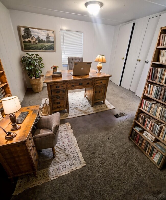 Foto del edificio - 721 Clear Creek Ave